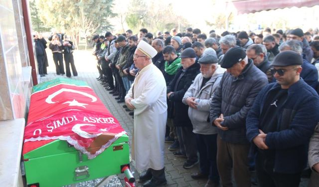 Eskişehir’de acı veda: Askere gidecek genç toprağa verildi