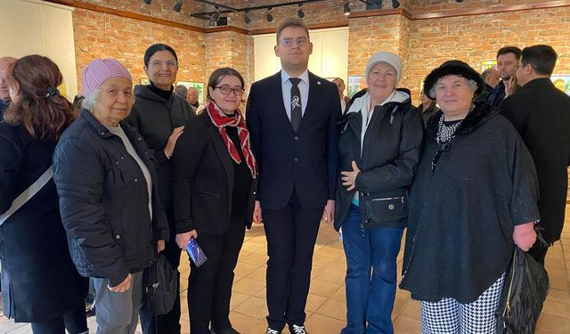 Eskişehir'de otizmli ressam Alp Eren Candan'ın resim sergisi