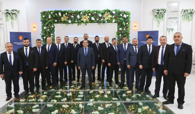 Birlik için direksiyon başına!