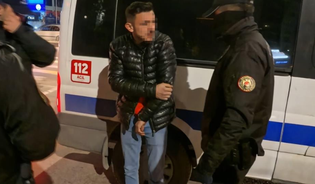 Arabanın içinde bıçaklandı, "Kaçmasaydım beni öldürürdü" dedi