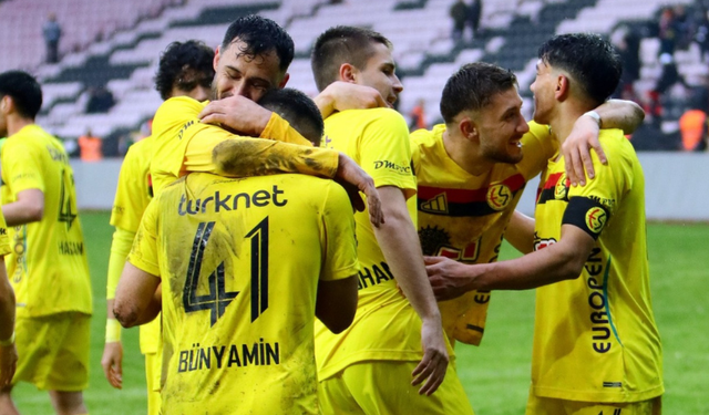 Eskişehirspor güçlenerek devam ediyor