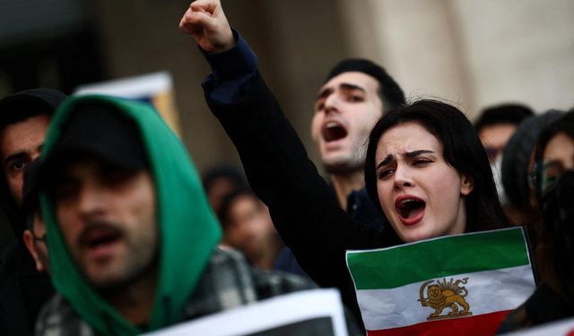 İran’daki protestolarda can kaybı artıyor: Ölü sayısı 2 bin 677’ye çıktı