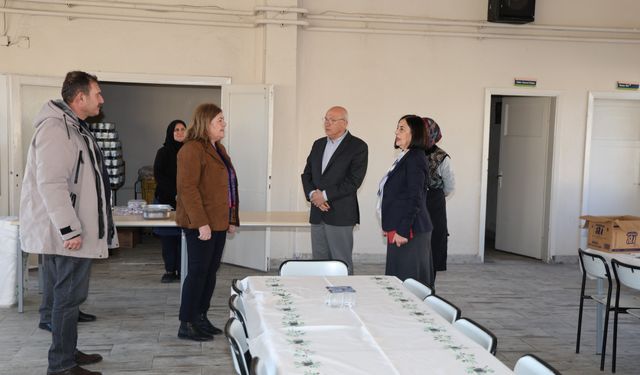 CHP’li Vekillerden ilçelere dayanışma ziyareti: Çakırözer ve Süllü, Çifteler ve Mahmudiye Belediyelerini ziyaret etti