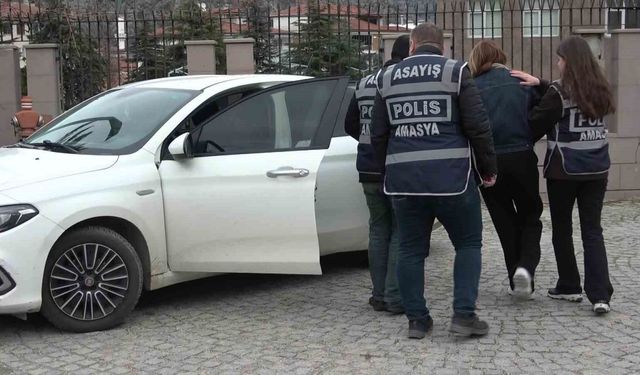 Kredi kartlarını kopyalayarak 2 milyon liradan fazla vurgun yaptılar