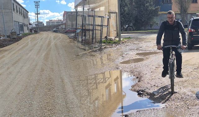 Baksan’da ‘balık tutulan’ sokak onarıldı, diğer yollar çamur içinde