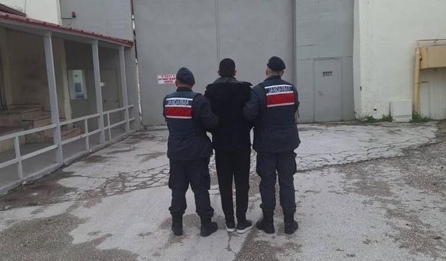 Eskişehir yolunda yakalandı: Aranan hükümlü cezaevine gönderildi!