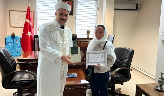 Eskişehir’de ihtida merasimi: Filipinli Katerina Müslüman oldu