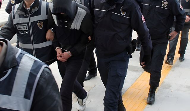 Kırmızı bültenle ve ulusal seviyede aranan 41 firari suçlu yakalandı