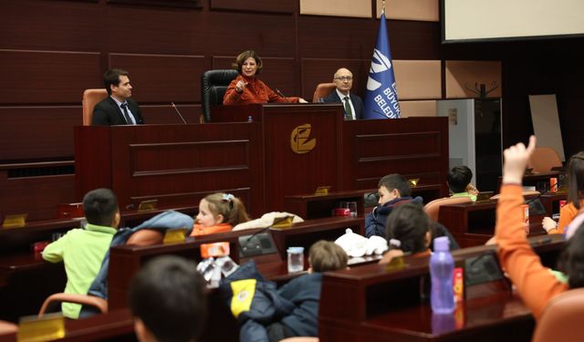 Minik öğrencilerden Başkan Ünlüce’ye anlamlı ziyaret