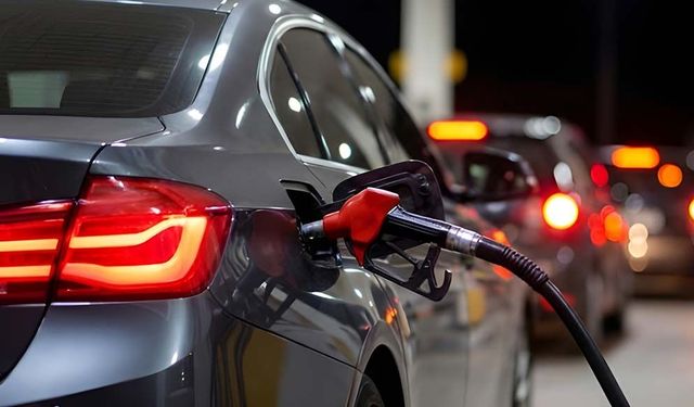 Gece yarısı tabelalar değişiyor: Motorine zam geliyor!