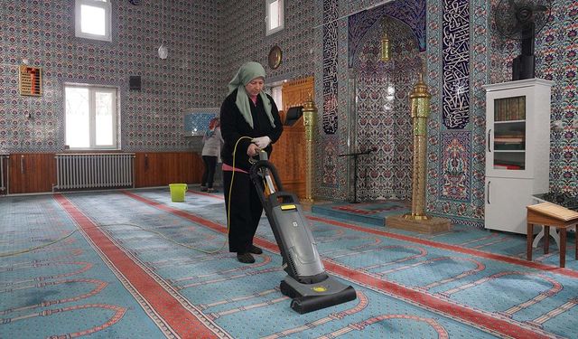 Eskişehir'de camiler ramazan öncesi pırıl pırıl