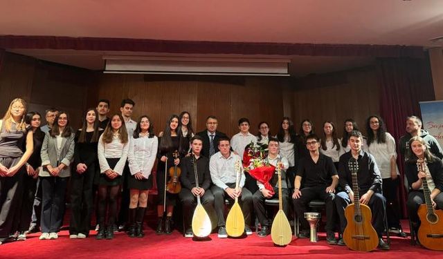 Eskişehir Fatih Fen Lisesi’nden şiir ve türkü dinletisi