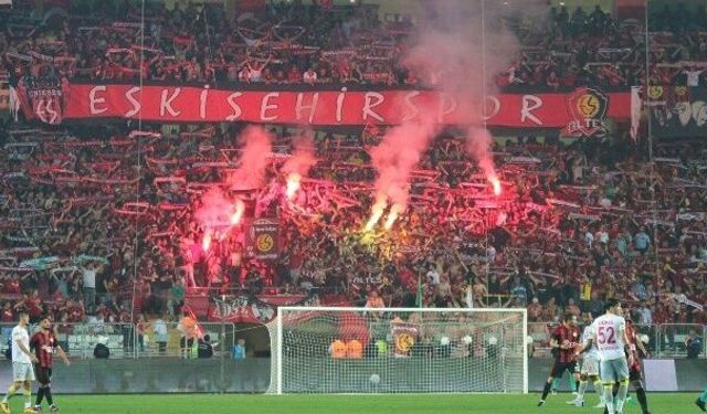 Eskişehirspor'un 'Espana' tezahüratı internette gündem oldu