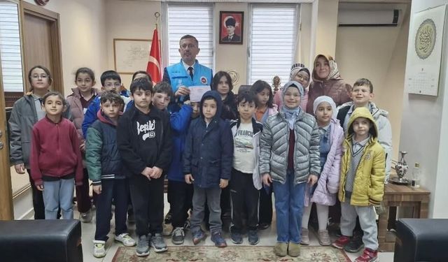 Tepebaşı'nda miniklerden Gazze'ye bağış