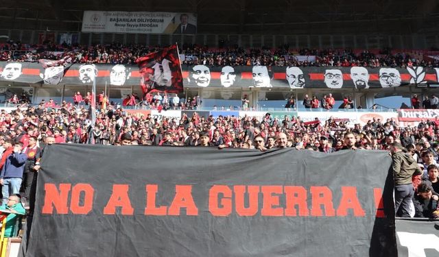 Eskişehirspor tribünlerinden, İspanya'ya selam