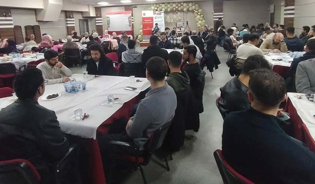 Uluslararası öğrenciler iftarda bir araya geldi