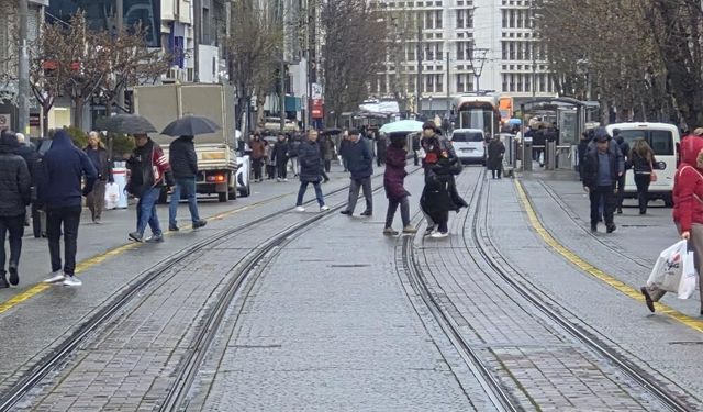 Eskişehir'de sağanak yağış etkili oldu