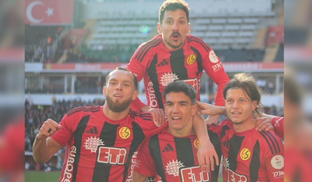 Şimşek rakiplerini gole boğuyor