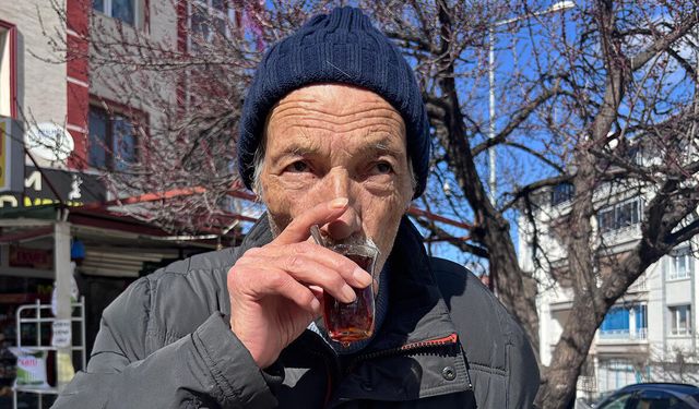 34 yıldır su içemeyen yaşlı adam: "Suya hasret kaldım, gülmeye hasret kaldım"