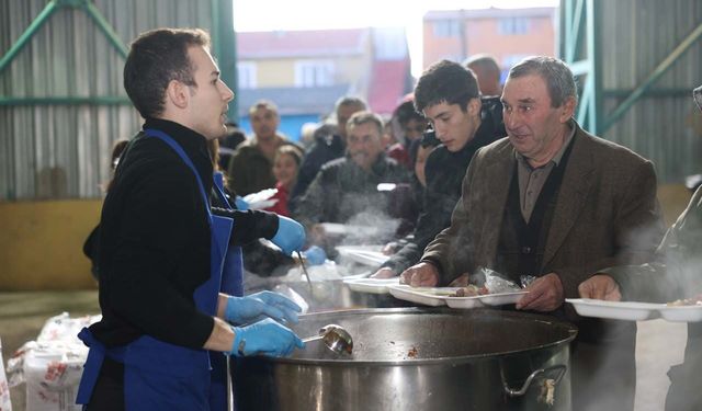 Odunpazarı Belediyesi’nden Yenikent’te gönül sofrası