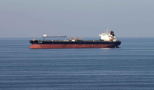 İran Devrim Muhafızları: Hürmüz Boğazı'nda 3 petrol tankerini hedef aldık