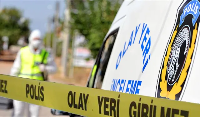 Cezaevinden izinle çıktı, eşini ve bir kadını sırtından bıçakladı