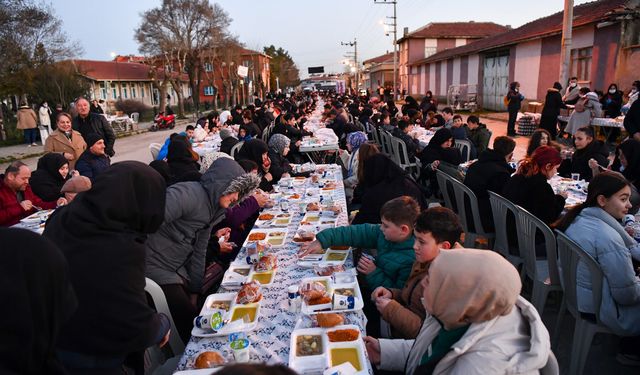 Muttalip Mahallesi’nde binlerce kişi iftar sofrasında buluştu