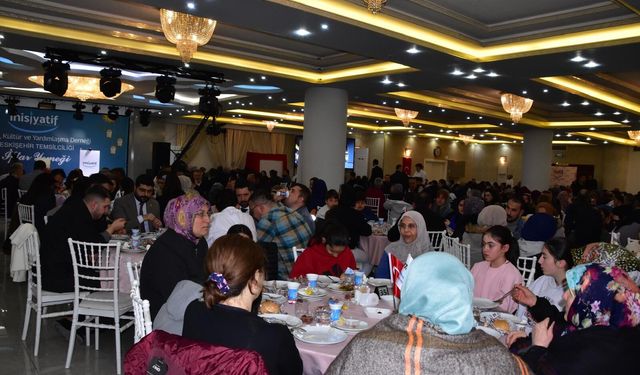 İnisiyatif Merkezi Derneğinden Eskişehir’de Halka İftar Sofrası: 1500 Kişi Aynı Sofrada Buluştu