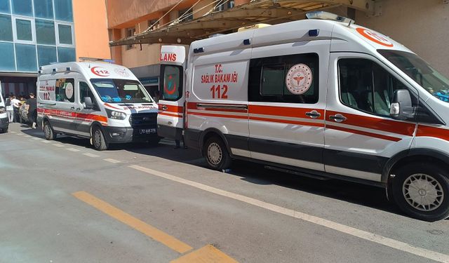 Bıçaklı ve sopalı kavga: 1 yaralı