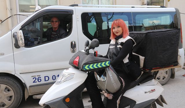 Eskişehir’de duygusal anlar: Trafikte karşılaştığı kadın kuryede sanki kaybettiği kızını gördü