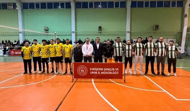 Beylikova'da Kurumlar Arası Voleybol Turnuvası heyecanı