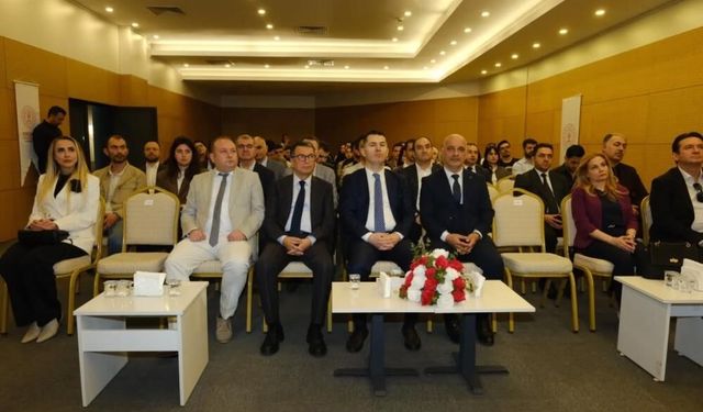 Hadi Mousavi’nin "Geçmişin İzinde: Eskişehir Fotoğraf Sergisi"