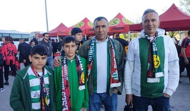 Bursasporlu taraftardan Eskişehirspor'a destek