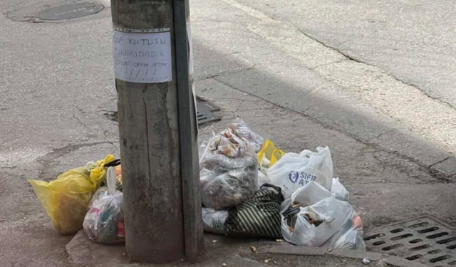 Eskişehir’de esnaftan çöp tepkisi: “Sorun çözülmüyor”