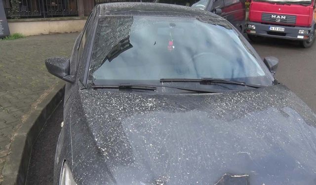 İstanbul’a çamur yağdı, araçlar çamurla kaplandı