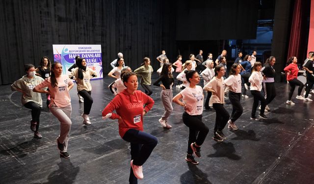 Eskişehir’de halk dansları için seçme heyecanı başladı