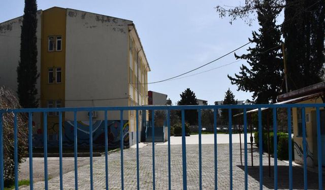 Emniyet Genel Müdürlüğü: "Şanlıurfa’da okula silahlı saldırı olayına ilişkin 16 şüpheli gözaltına alındı"