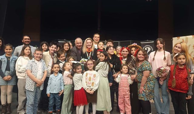 23 Nisan coşkusu sahneye taşındı