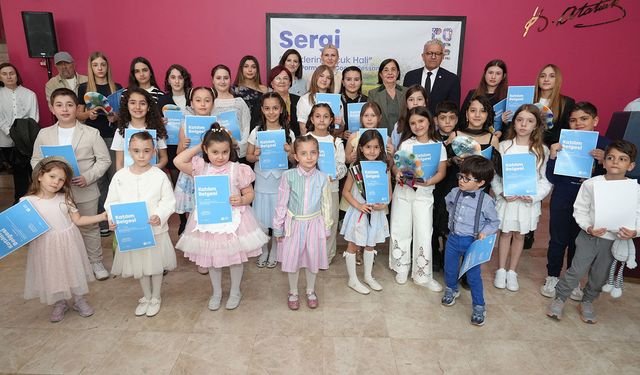 “Renklerin Çocuk Hali” sergisi Eskişehir’de açıldı