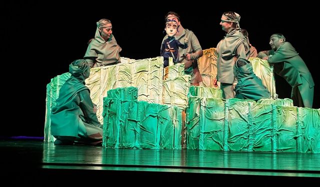 Eskişehir Şehir Tiyatroları “Sihirli Flüt” ile İstanbul’da sahne aldı