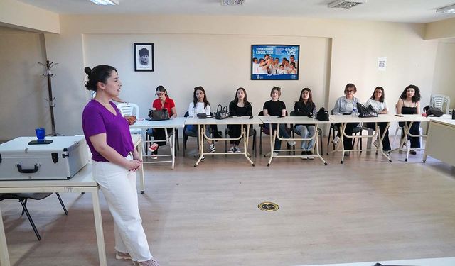 Gençlere kadın sağlığı seminer düzenlendi
