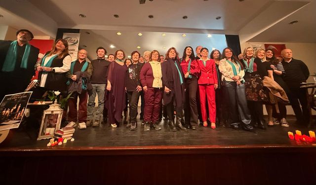 ETOS’tan duygusal gece: “Şiirin Suç Ortakları” ikinci kez sahnelendi