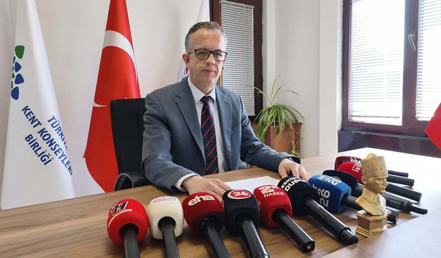 Kapanoğlu'ndan Eskişehirspor'a destek çağrısı: Hak ettiği noktaya ulaşmalı