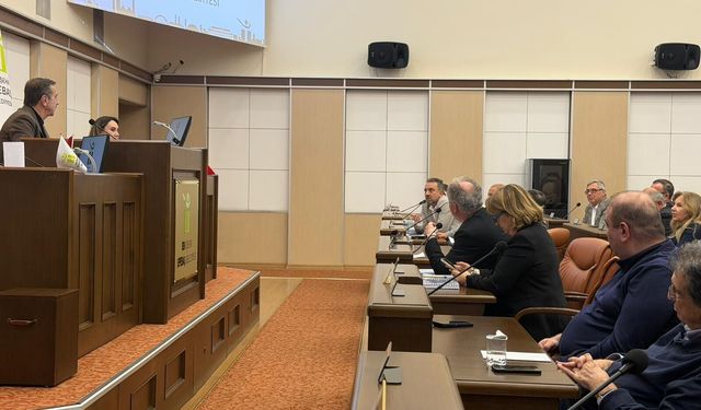 Tepebaşı Meclisi’nde Sayıştay raporu tartışması: Ünlü sordu, Ataç yanıt verdi