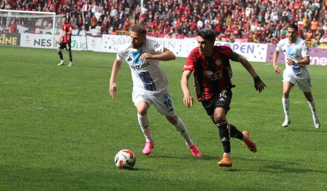 Başımız dik geliyoruz!