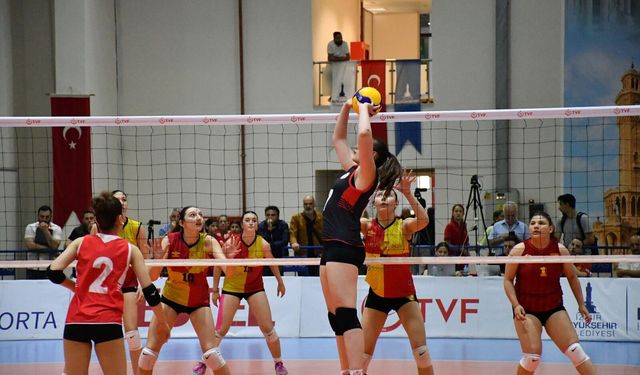 Gelişim Ligi için file önündeler