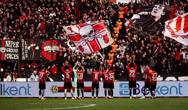 Tek yürek tek nefes olduk