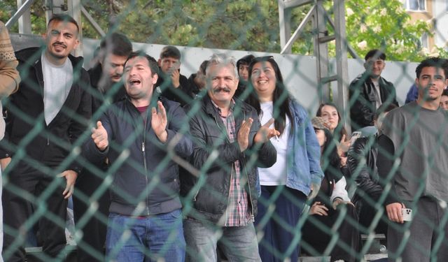 Sultandere alkış aldı