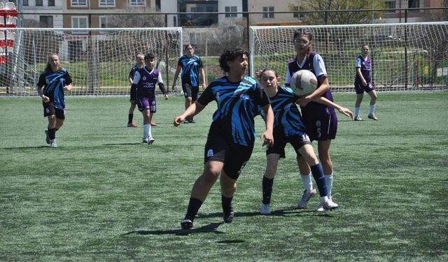 U 15 kızlarda Eskişehir derbisi