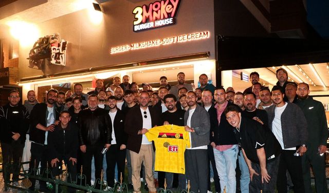 Yemekte buluştular